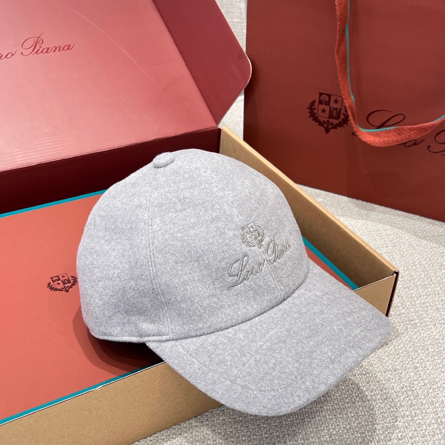 Loro P Cashmere Cap