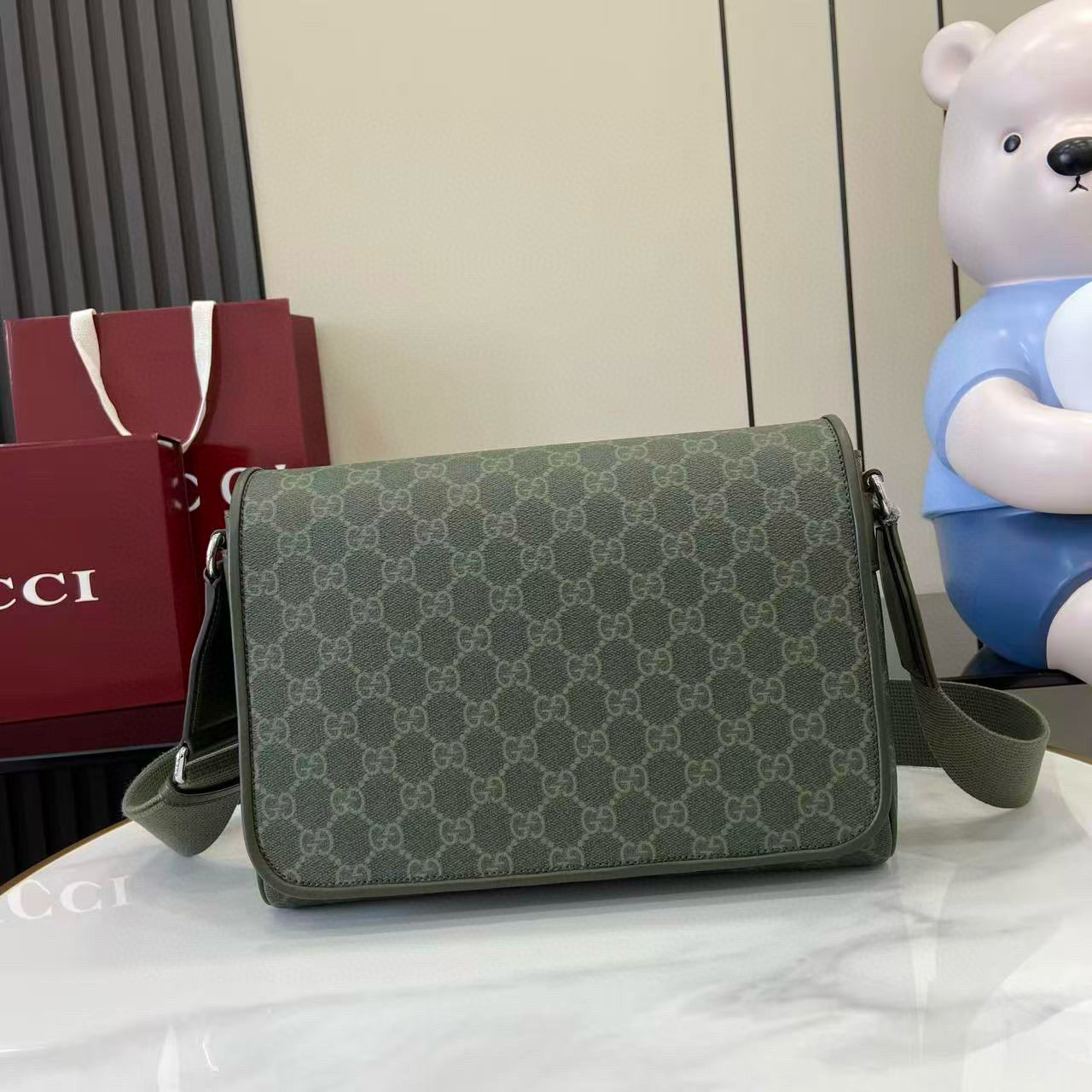 Gg Medium Crossbody Bag
