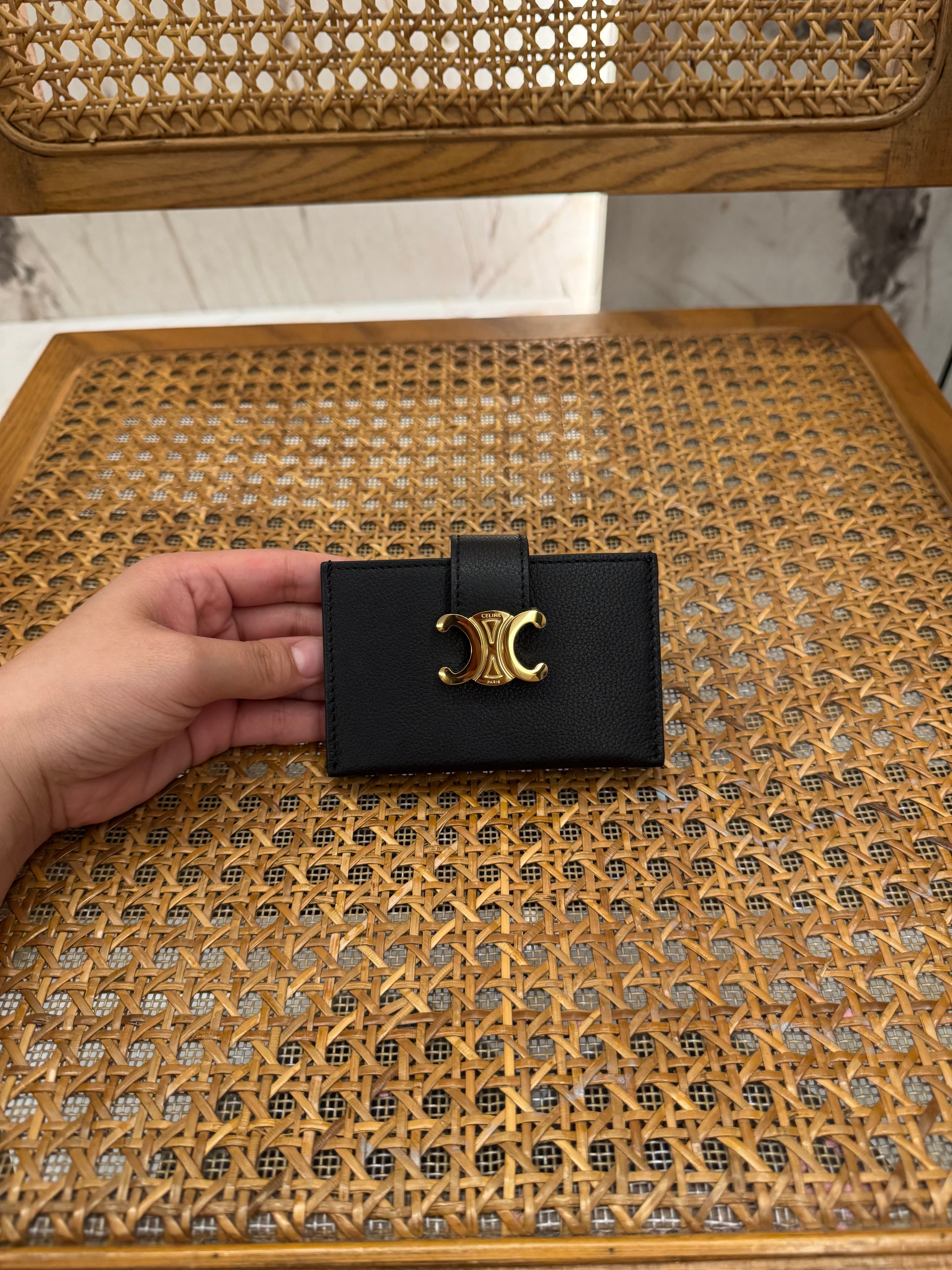 Cel Accordeon Card Holder