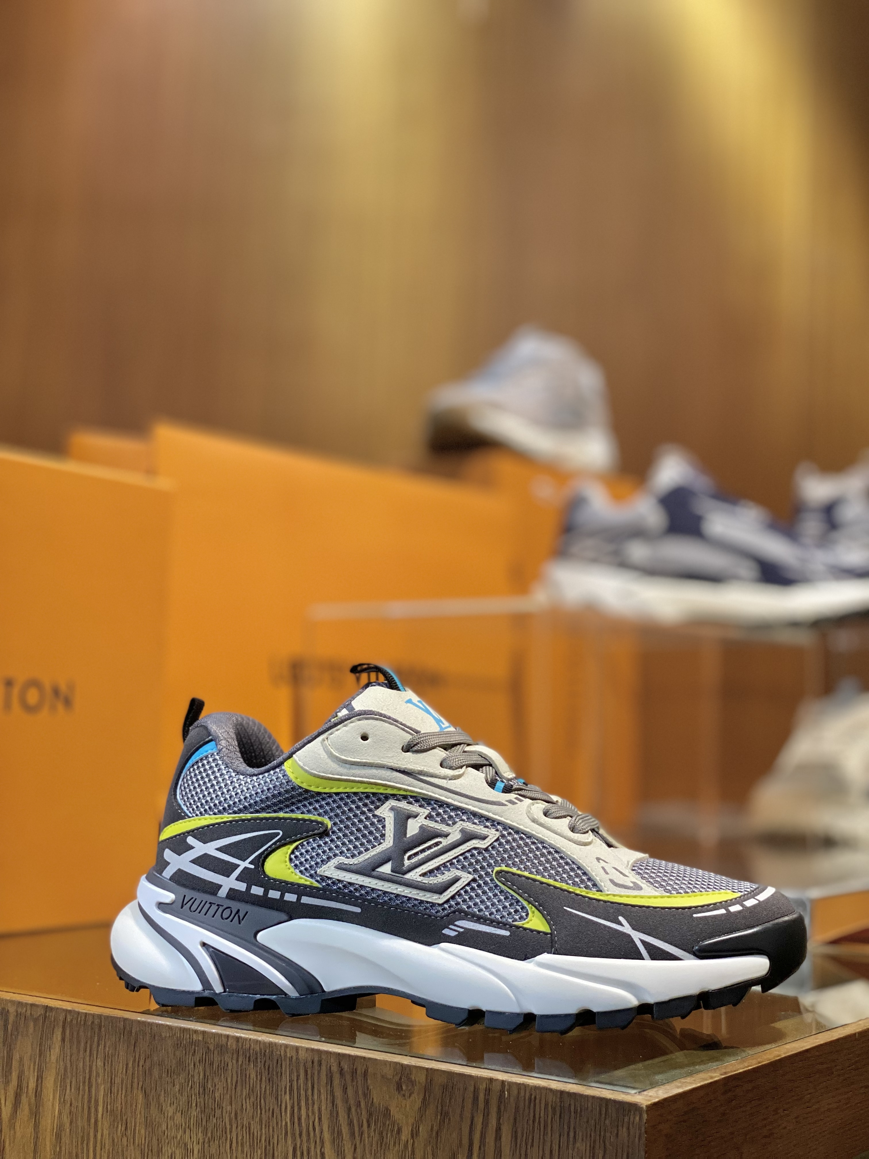 Lou Runner Tatic Sneakers